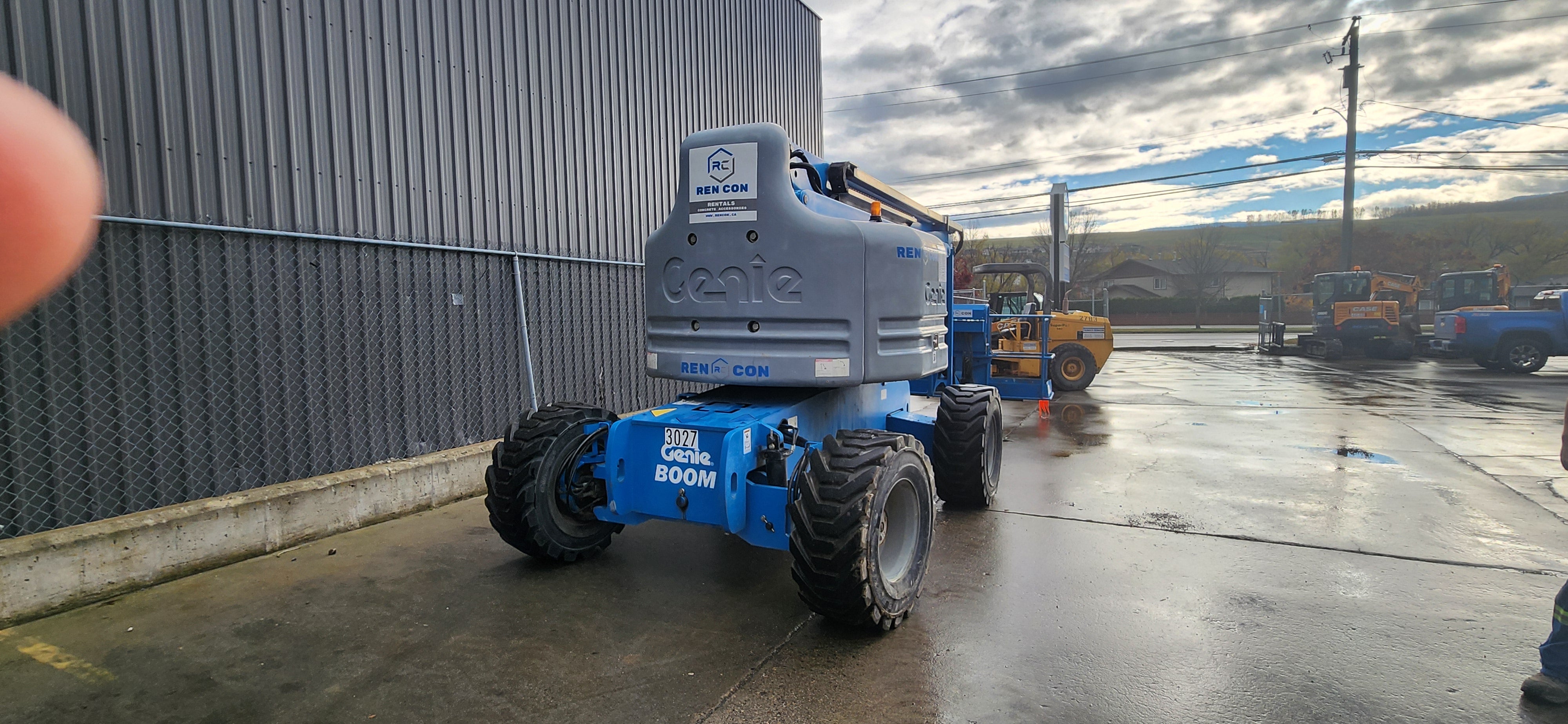 Genie 60 ft Articulating Boom Lift (SOLD)