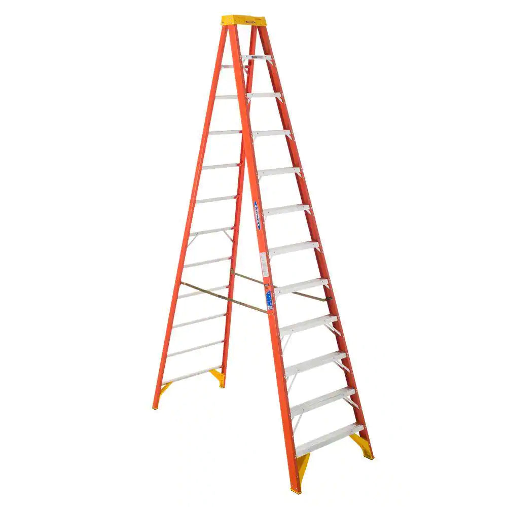 Ladder Step Fiberglass / Wood 14'